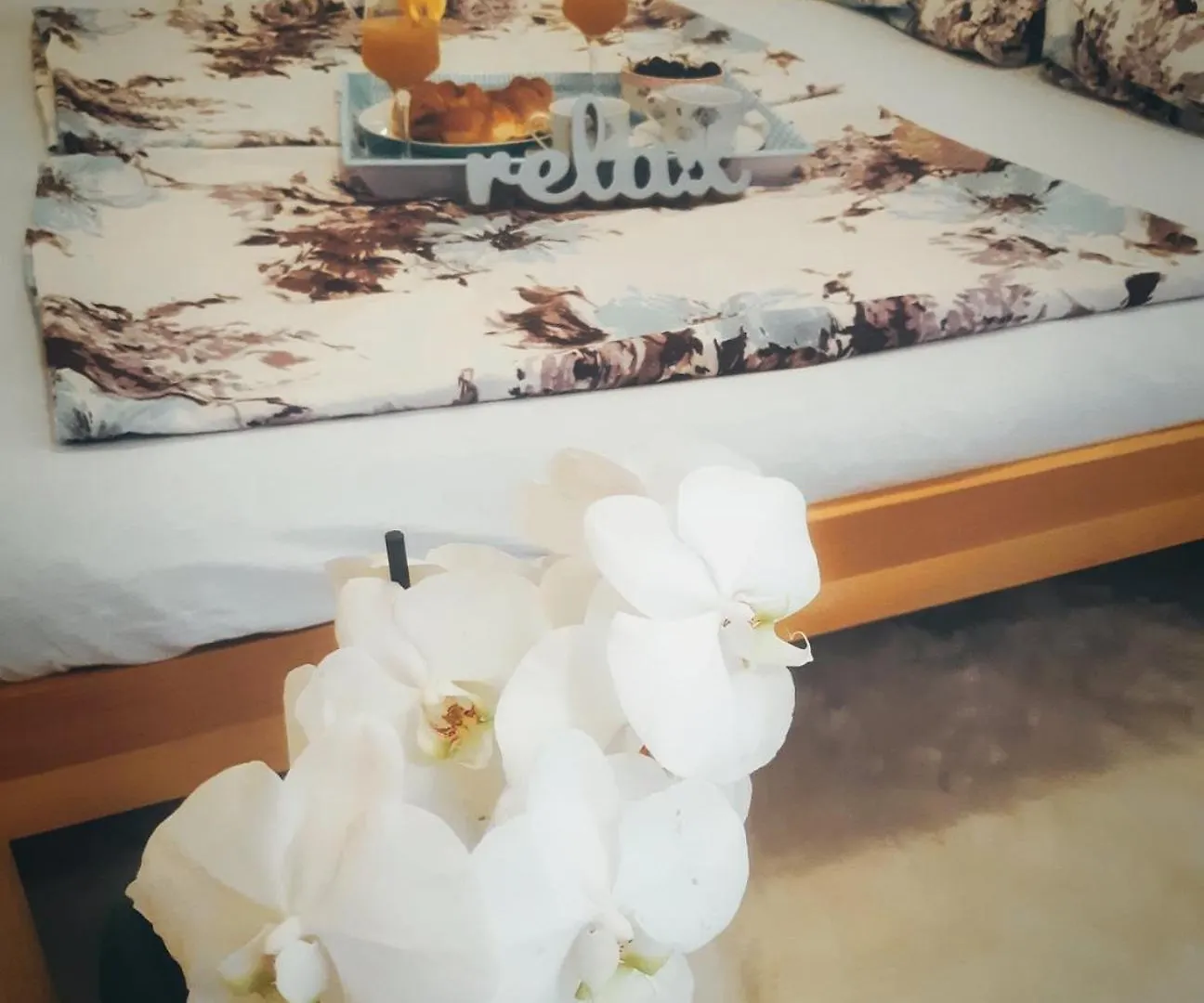 Apartmani Roberta Pag -Obiteljska Kuca Prizemnica Sa 2 Odvojena Apartmana Od Toga Jedan Moderan Luxuzniji, Pogled Na More Sa Velikih Terasa, Dvosobni Apartmani