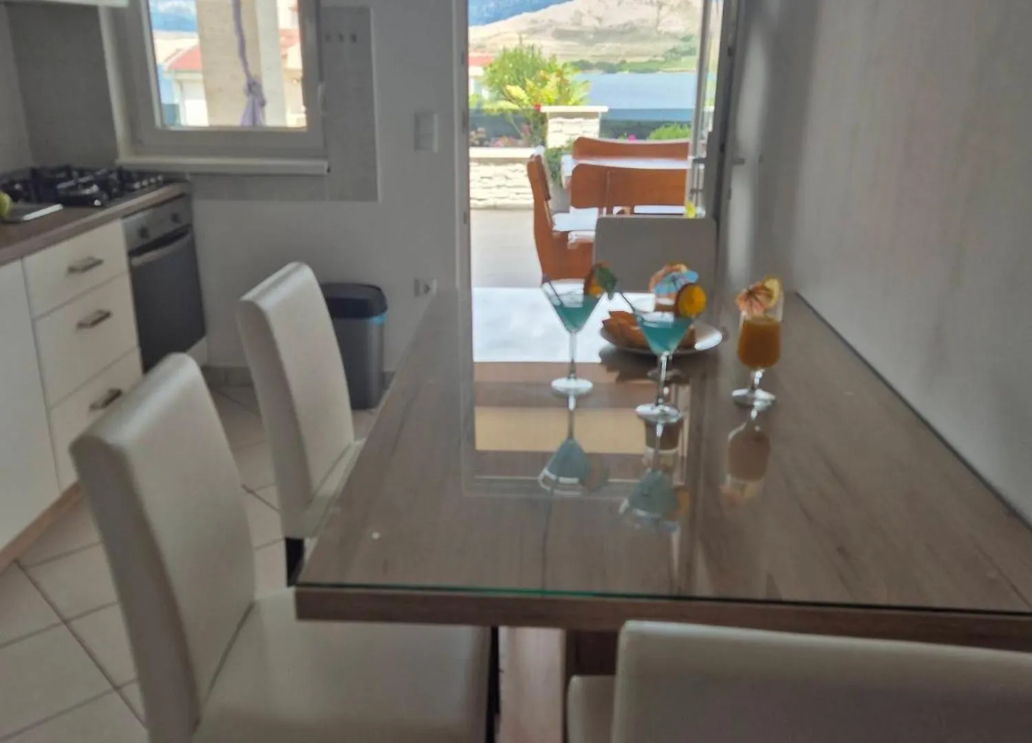 Apartmani Roberta Pag -Obiteljska Kuca Prizemnica Sa 2 Odvojena Apartmana Od Toga Jedan Moderan Luxuzniji, Pogled Na More Sa Velikih Terasa, Dvosobni Apartmani 0*, Pag Town Croatia