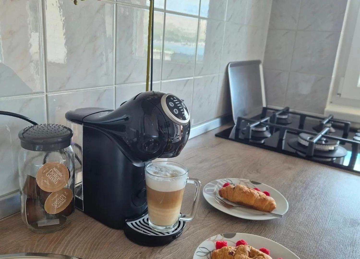 Apartmani Roberta Pag -Obiteljska Kuca Prizemnica Sa 2 Odvojena Apartmana Od Toga Jedan Moderan Luxuzniji, Pogled Na More Sa Velikih Terasa, Dvosobni Apartmani