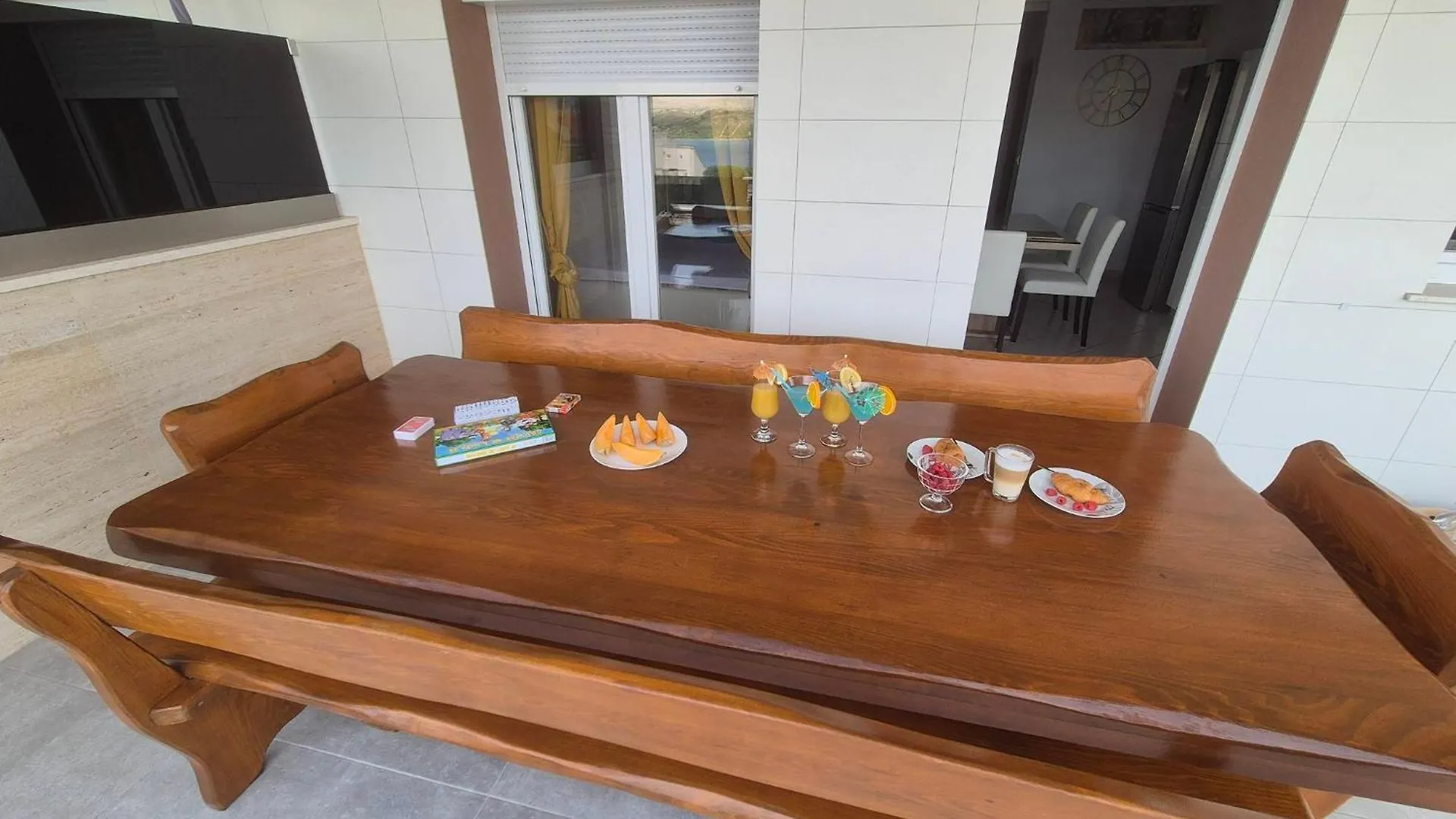 Apartmani Roberta Pag -Obiteljska Kuca Prizemnica Sa 2 Odvojena Apartmana Od Toga Jedan Moderan Luxuzniji, Pogled Na More Sa Velikih Terasa, Dvosobni Apartmani 0*, Pag Town