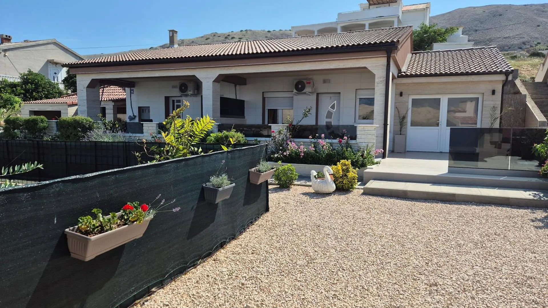 Appartamento Apartmani Roberta Pag -Obiteljska Kuca Prizemnica Sa 2 Odvojena Apartmana Od Toga Jedan Moderan Luxuzniji, Pogled Na More Sa Velikih Terasa, Dvosobni Apartmani Pag Town Croazia