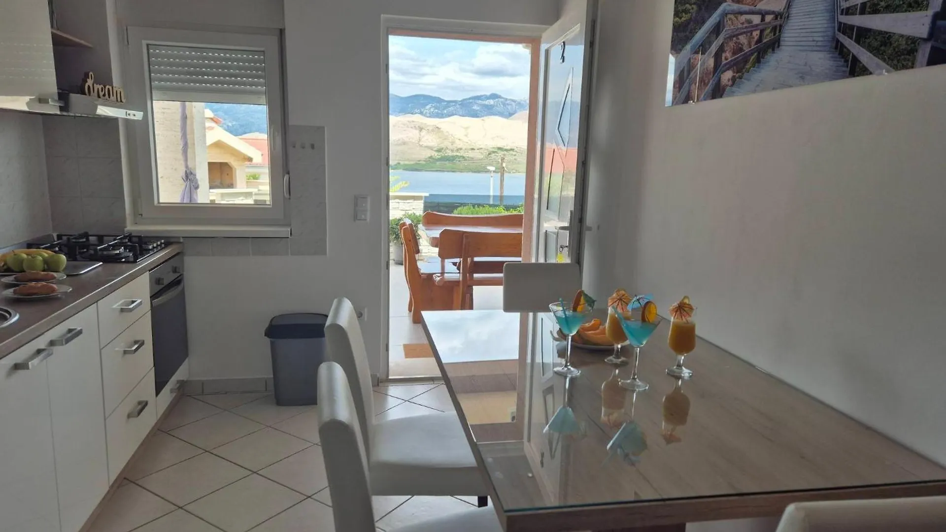 Appartamento Apartmani Roberta Pag -Obiteljska Kuca Prizemnica Sa 2 Odvojena Apartmana Od Toga Jedan Moderan Luxuzniji, Pogled Na More Sa Velikih Terasa, Dvosobni Apartmani Pag Town Croazia