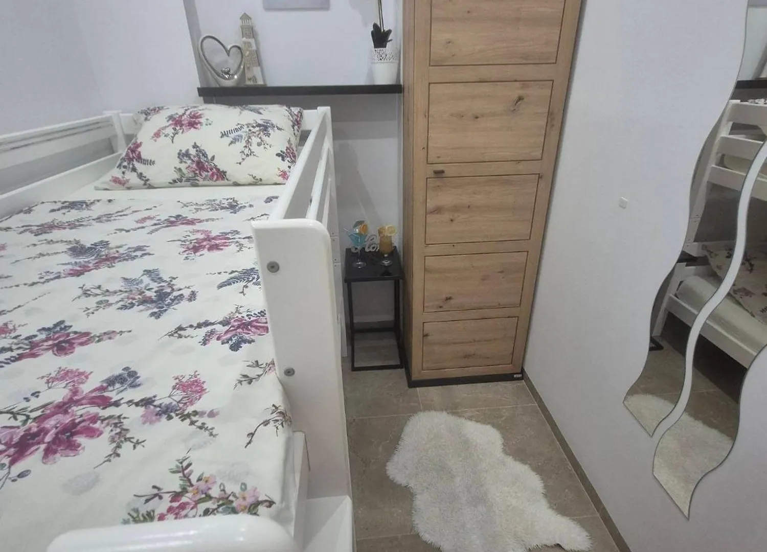 Appartamento Apartmani Roberta Pag -Obiteljska Kuca Prizemnica Sa 2 Odvojena Apartmana Od Toga Jedan Moderan Luxuzniji, Pogled Na More Sa Velikih Terasa, Dvosobni Apartmani Pag Town